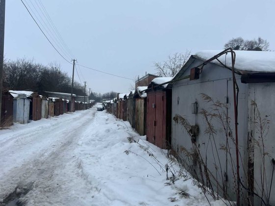 Продам гараж з місцем в гаражному кооперативі вул. Авіаційна 24А Львов