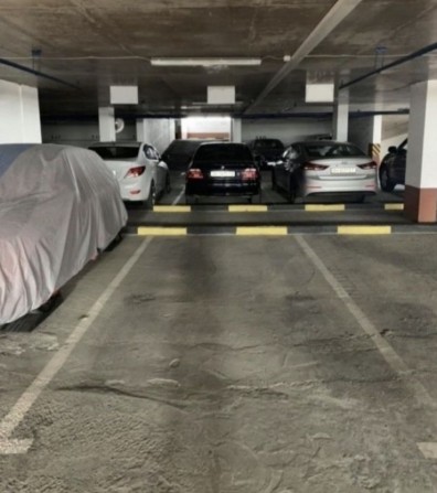 Продаж паркомісця на вул. Академіка Сахарова - фото 1