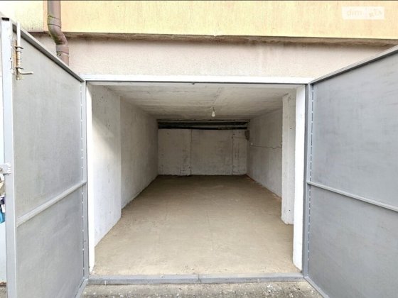 Гараж з електрикою Крихівці