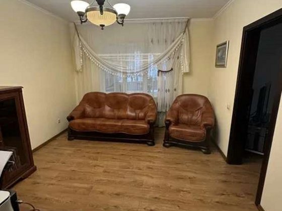 Продаж 4-к квартири вул. Ревуцького 7 Киев