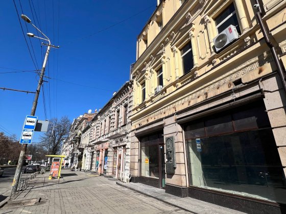 Оренда комерційного приміщення в центрі Дніпра, червона лінія, прохідне місце Здається в оренду ком Днепр