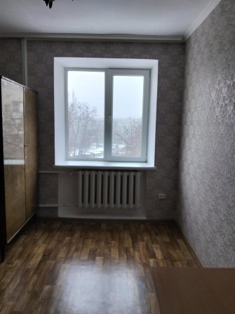 Продаж кімнати  у гуртожитку.Київська,зупинка П.Корнелюка.Космет.рем. - фото 1