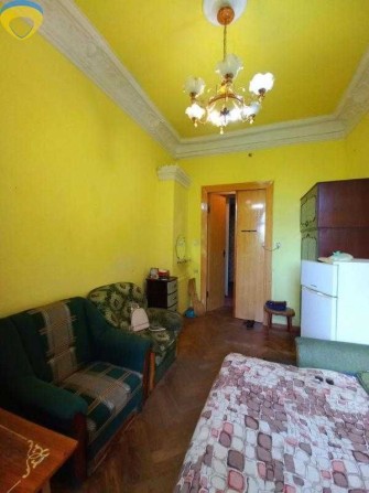 Продам комнату в коммуне в центре на улице Ольгиевская. - фото 1