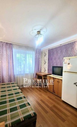 Кімната 12 м² з ремонтом, меблями та технікою, середній поверх - фото 1