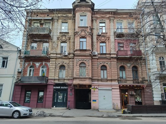 Продам. Комнату в комунальной квартире. Самый центр города!