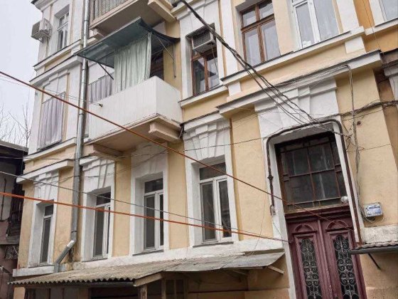 Продам комнату в коммуне в центре города