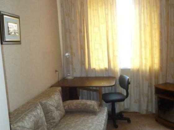 Продам комнату в коммуне возле парка Марка Твена (Горького)