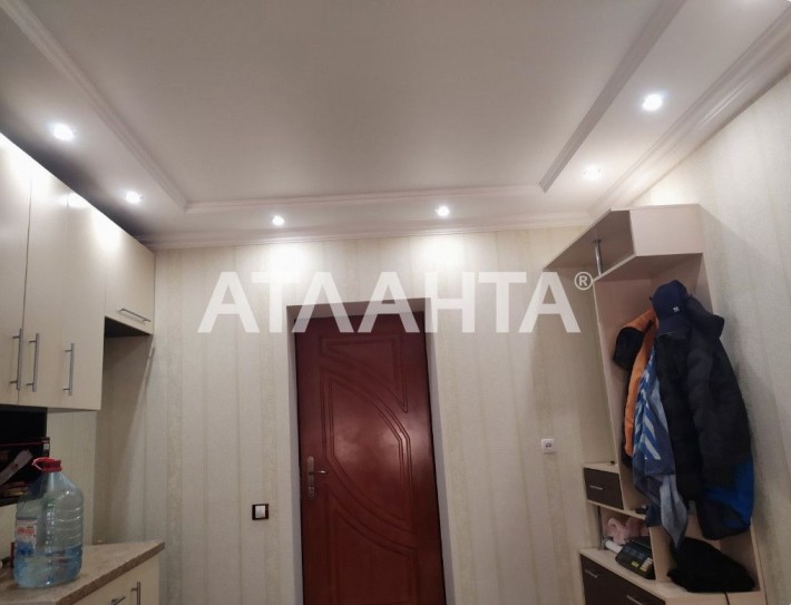 Черемушки. Комната с ремонтом и своей кухонной зоной - фото 1