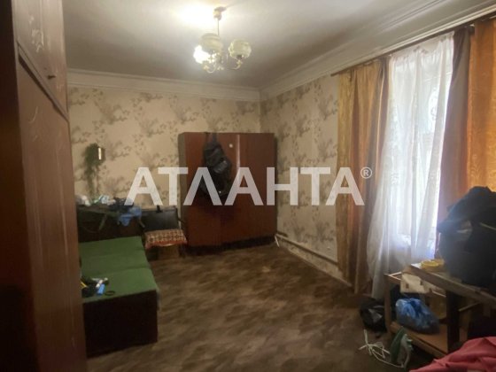 Выгодное предложение - две комнаты в трехкомнатной квартире!