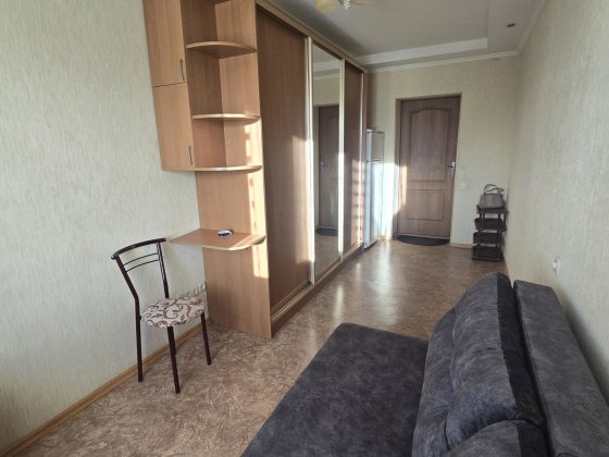 Продам гостинку  Бот. Сад ул.Шекспира 1 Харьков