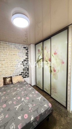 Велика кімната 18 м. з капремонтом, меблямі та технікой. - фото 1