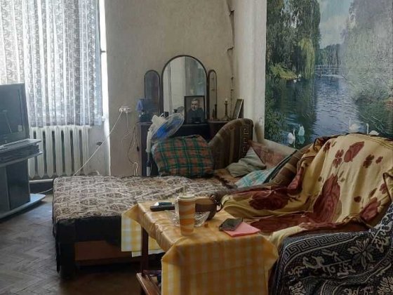 Срочно Две комнаты в коммуне Центр.Бунина угол Европейской