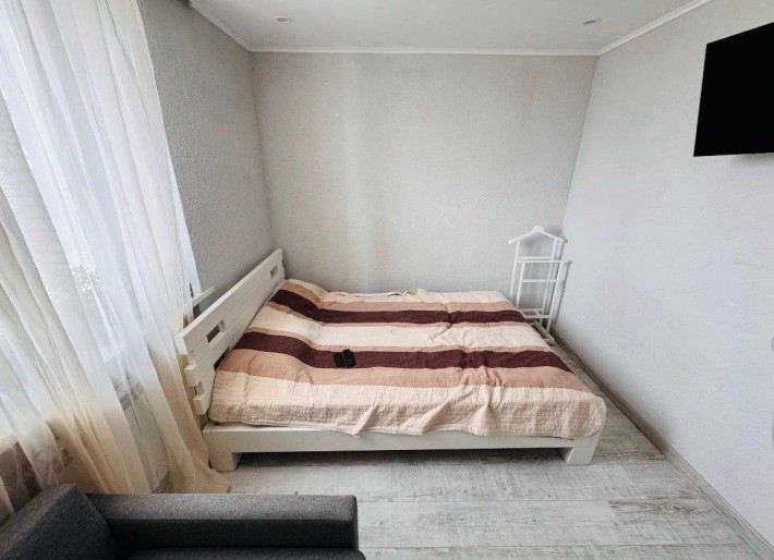 Продам двух-комнатную квартиру на Бочарова - фото 1