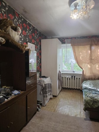 Продам просторную комнату в коммуне на Краснова.(176-402) - фото 1