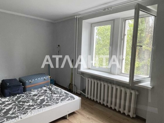 2 комнаты и коридор, за одной дверью. Своя кухня. Одесса