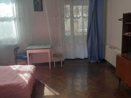 Продам комнату в коммуне на Осипова (3-286-730)