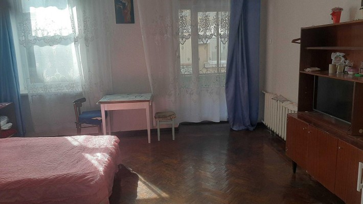 Продам комнату в коммуне на Осипова (3-286-730) - фото 1
