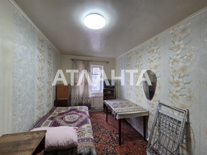 Продам комнату на Космонавтов, средний этаж - фото 1