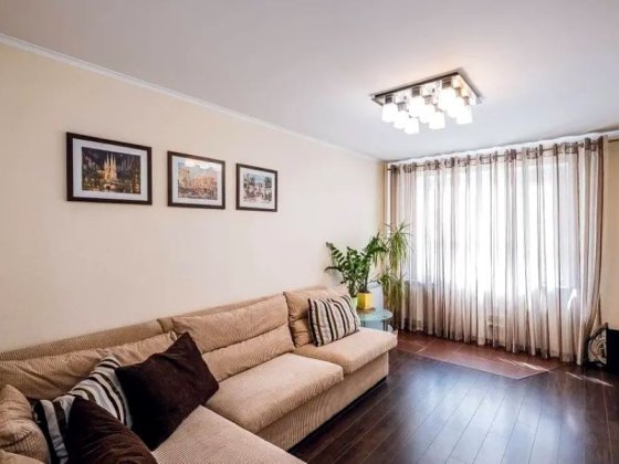 Продаж 4-к квартири вул. Володимира Івасюка 49 Київ