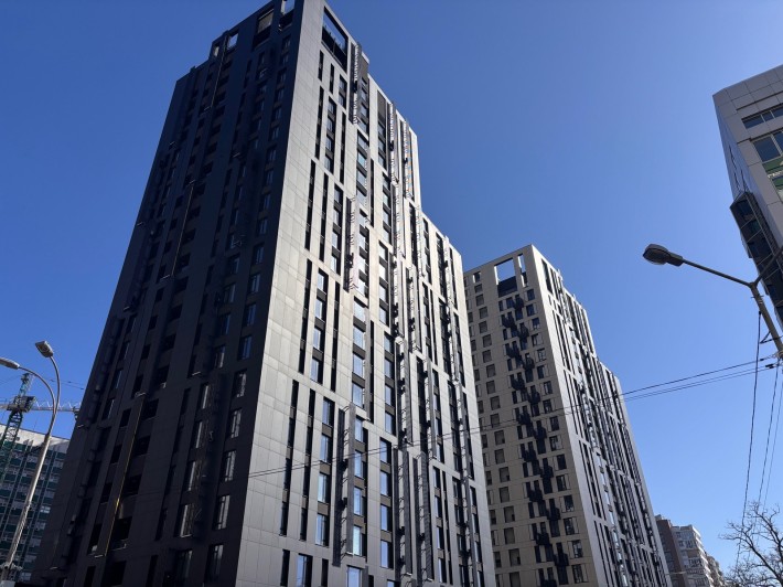 Продам 3-4 кімнатну квартиру   вул. Василя Тютюнника, 39  ЖК TRIIINITY - фото 1