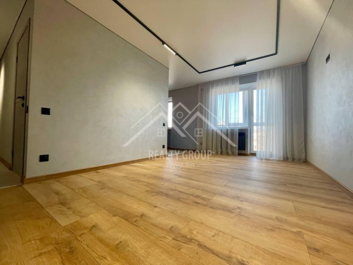 Продаж сучасної 2к квартири по вул. Українська - фото 1