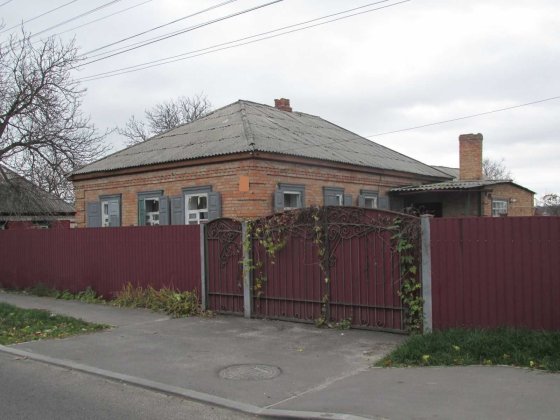 Продається цегляний газифікований будинок по вул. Скічко (14 район) Александрия