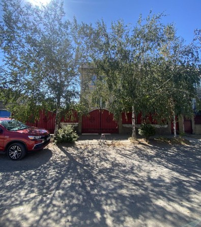 Продам двух этажный дом - фото 1