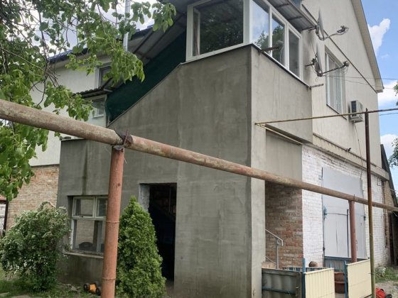 Продам 2 будинка на одній ділянці,дом район 6 школа Олександрія