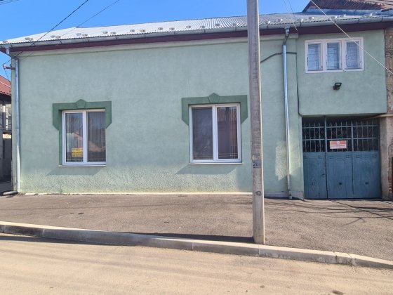 Продається будинок в центрі м.Берегове. Берегово