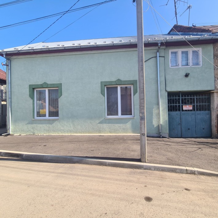 Продається будинок в центрі м.Берегове. - фото 1