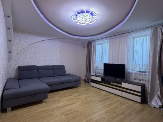 Продам будинок з гаражем