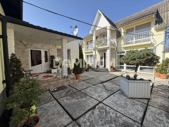 Продаж сучасного будинку в м Виноградів Виноградов