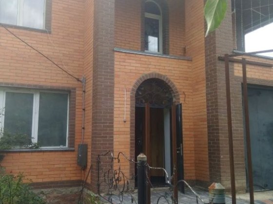 Продам 3 поверховий будинок у глухова підходе під є осля