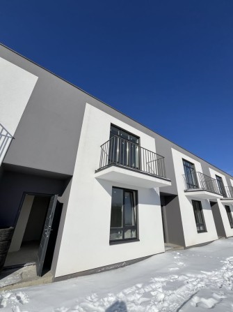 Таунахус біля озера з балконом. єОселя !!! - фото 1