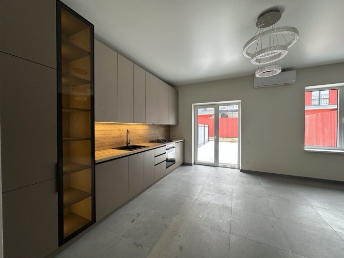 Сучасний новенький ремонт. Газове опалення - супер пропозиція - фото 1