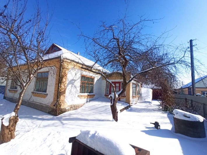 Продаємо будинковолодіння в центрі м. Городища - фото 1