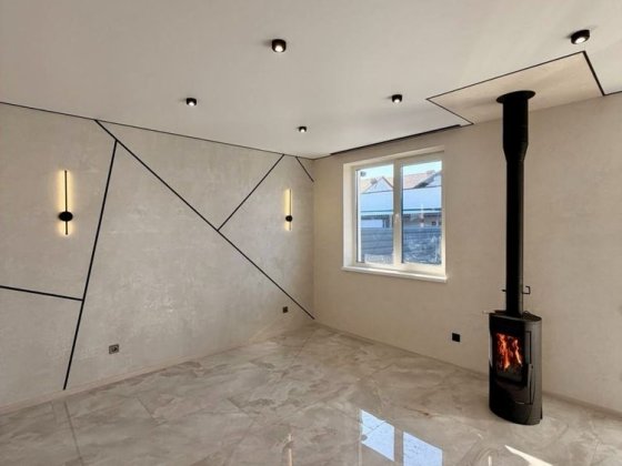 Біля набережної з каміном Можна зробити 2 кімнати Мінімальне оформленн Гостомель