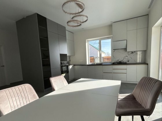 Продаж таунхауса в Гостомелі з ремонтом і газом Гостомель