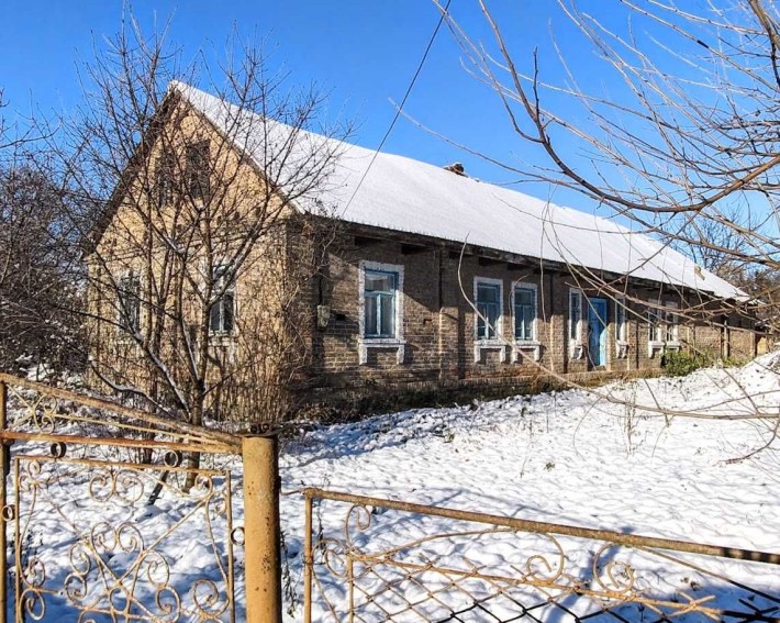 Цегляний будинок під реконструкцію. - фото 1