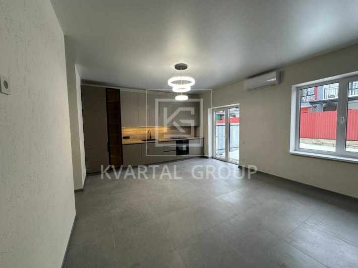 Сучасний таунхаус 54 м² з власною земельною ділянкою 1.5 соток - фото 1