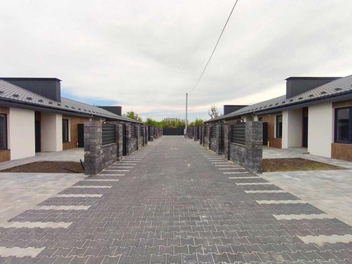 Продаж одноповерхового таунхауса в Гостомелі - фото 1
