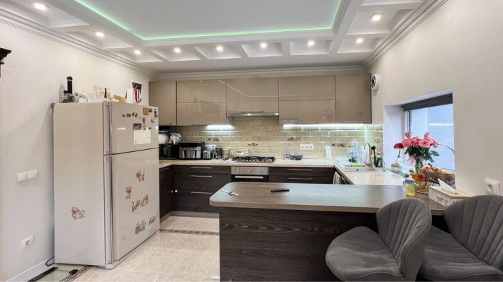 Продається гарний сімейний будинок в кращому районі м. Дрогобича - фото 1