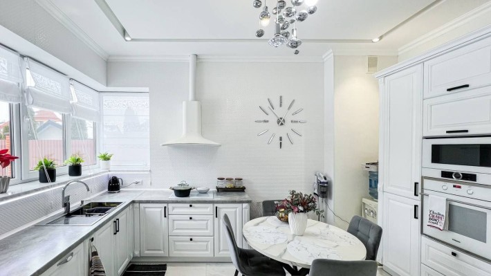 Неймовірний будинок в гарному районі Дрогобича - фото 1