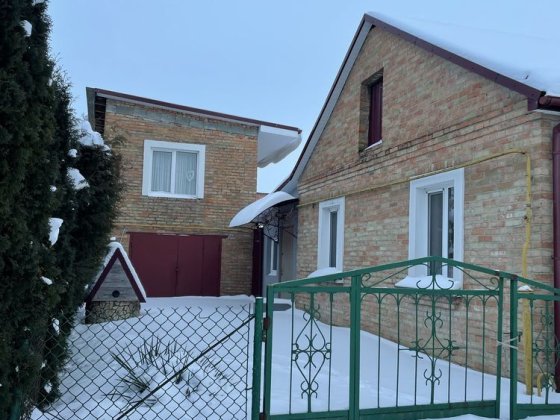 Частина будинку з житловою добудовою та гаражем Здолбунів