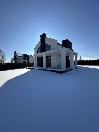 Якісний будинок на березі озера - фото 1