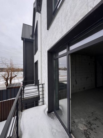 Готові таунхауси навпроти озера у Гостомелі. Ціна - топ! - фото 1