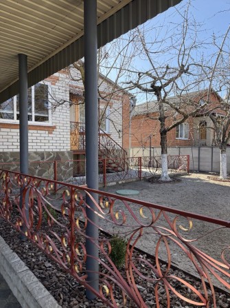 Продам приватний будинок в місті Ізюм - фото 1