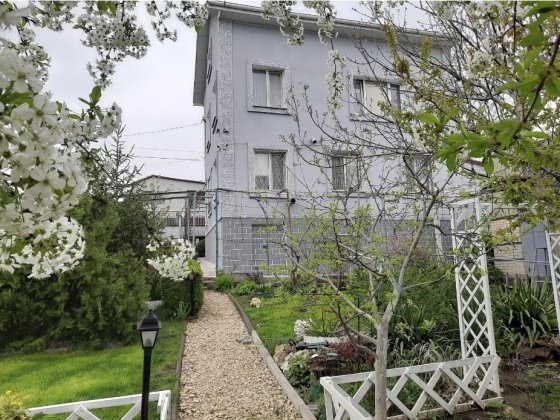 Купить дом у озера в пригороде Черноморска Чорноморськ