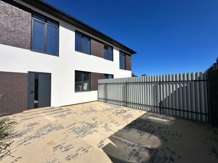 Продам Готовий Дуплекс з Видом на Озеро та Ліс. Центр Міста. Газ. - фото 1