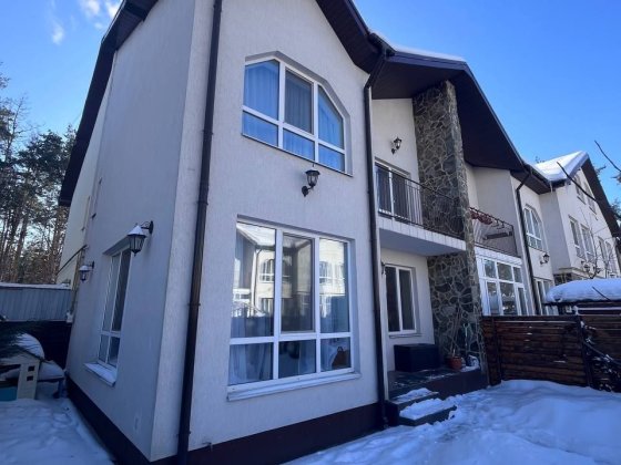 Таунхаус з ремонтом та двором, поряд парк Щасливий,  Гостомель Гостомель